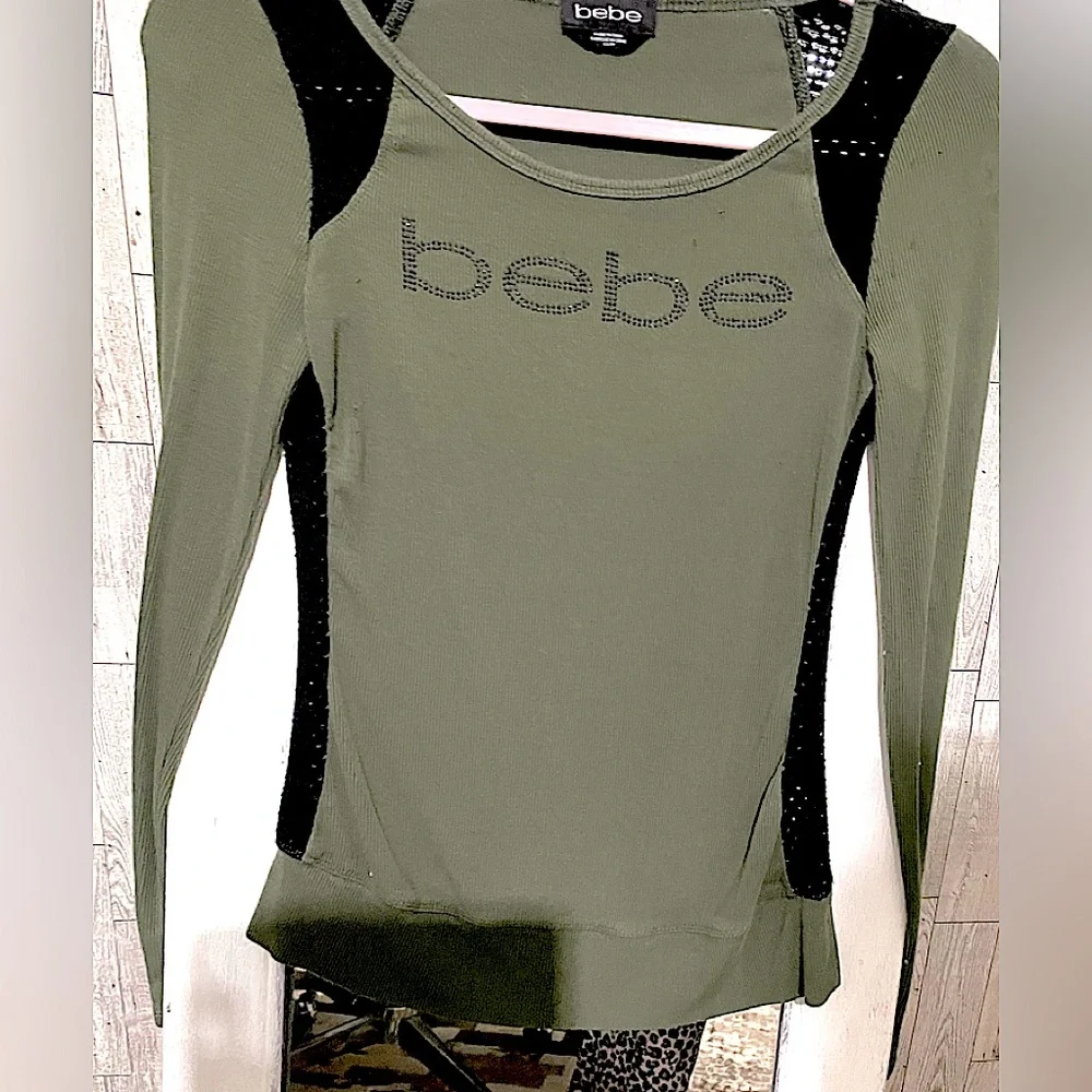 Bebe Vintage(?) beautifully cut top - Picture 1 of 8